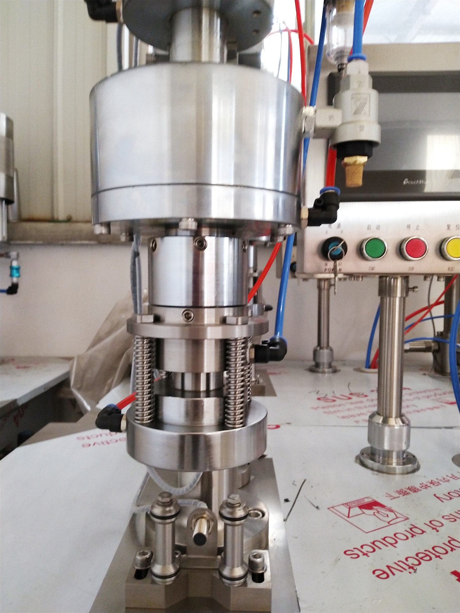 QGB2Y Sac semi-automatique sur machine de remplissage d'aérosol à valve